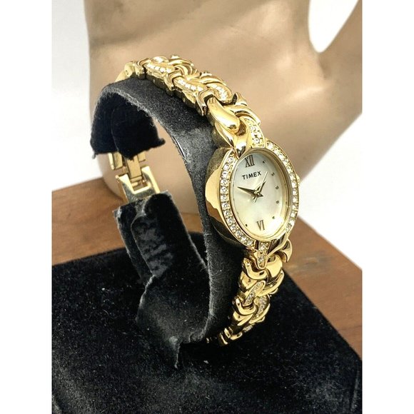 Timex Women's Watch TW2T49900 Oval Petite 19mm Quartz Mother of Pearl Gold Steel - Picture 13 of 13